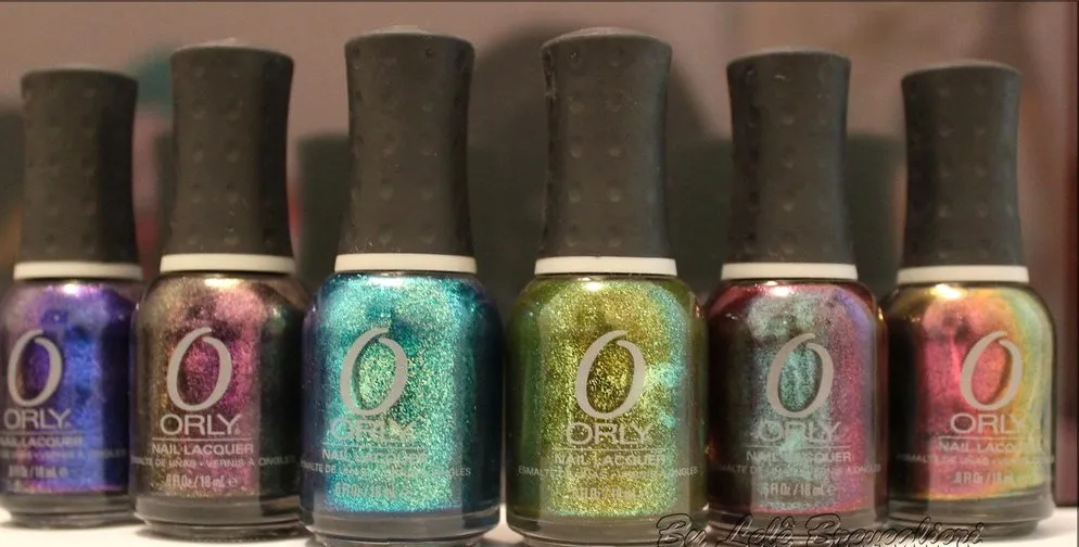 Fila de esmaltes glitter de la paleta del estudio